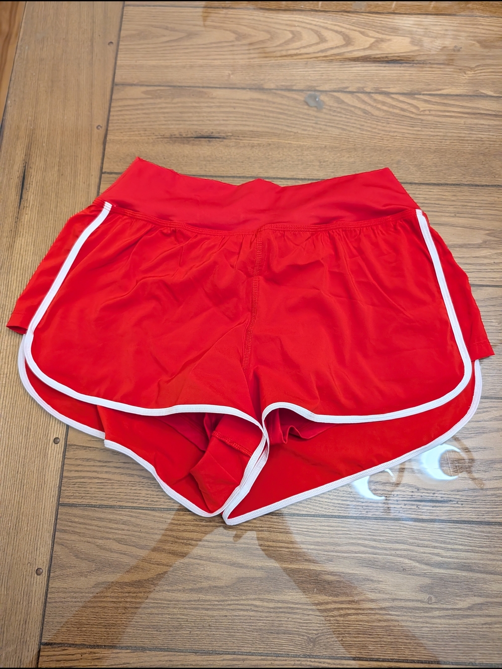 Women's Hollister Gilly Hicks Active Tipped Running Shorts Red Size L NWT